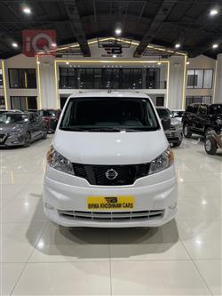نیسان NV200